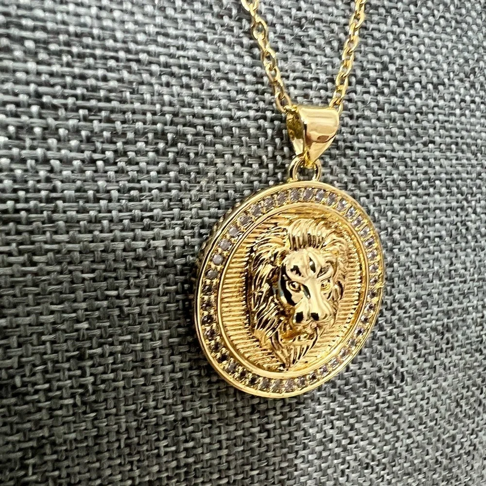 Fashion Jewelry Unisex Chain 24” Inches Lion With Rhinestones Around the…☑️